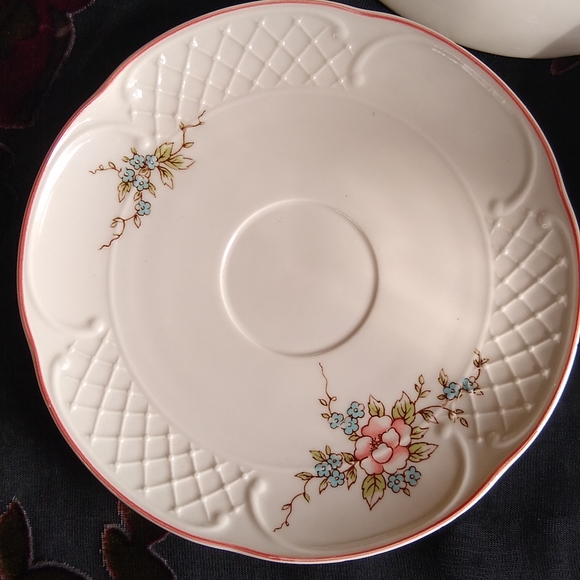 5 Pair Villeroy and Boch Demitasse Cups and Saucers - Picture 9 of 9